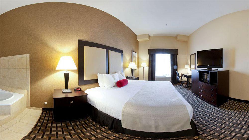 Holiday Inn Arlington Northeast By Ihg Экстерьер фото