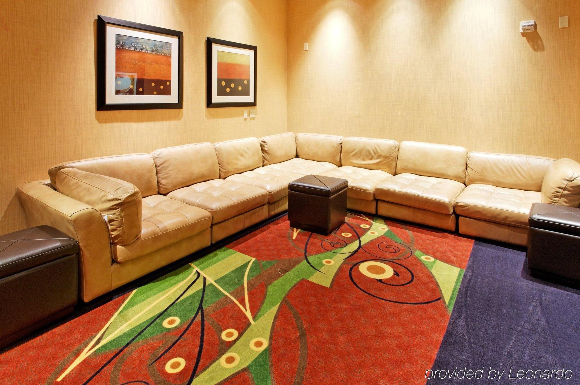 Holiday Inn Arlington Northeast By Ihg Интерьер фото