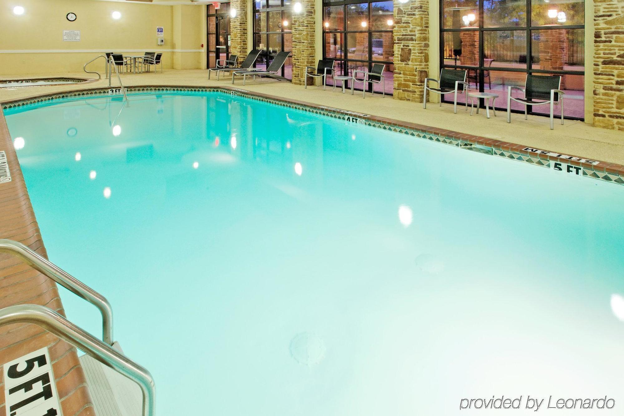 Holiday Inn Arlington Northeast By Ihg Удобства фото