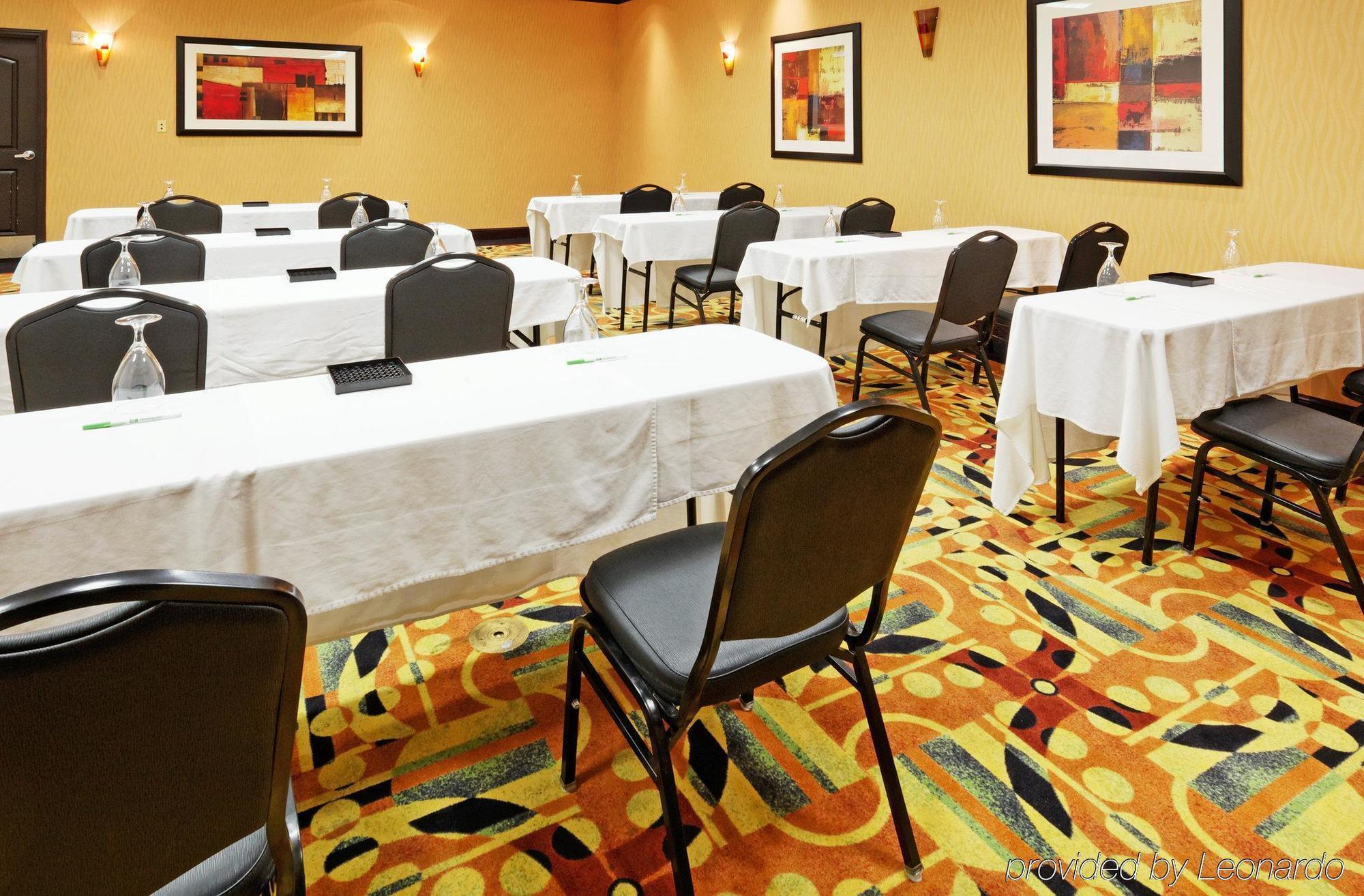 Holiday Inn Arlington Northeast By Ihg Удобства фото